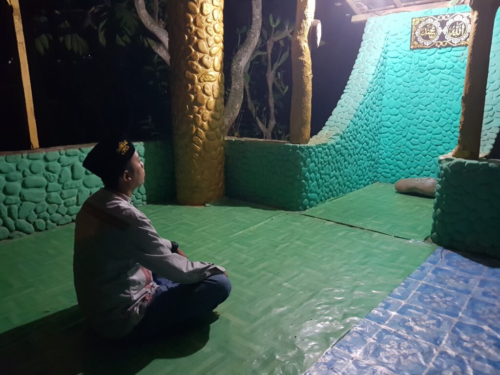 ziarah kubur_rasioo.id