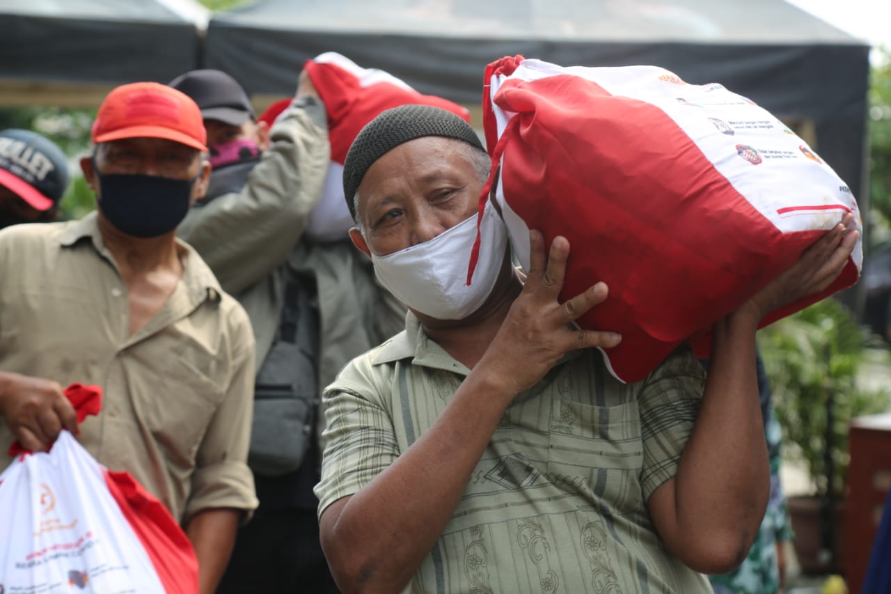 Warga penerima bansos Warga penerima bansos