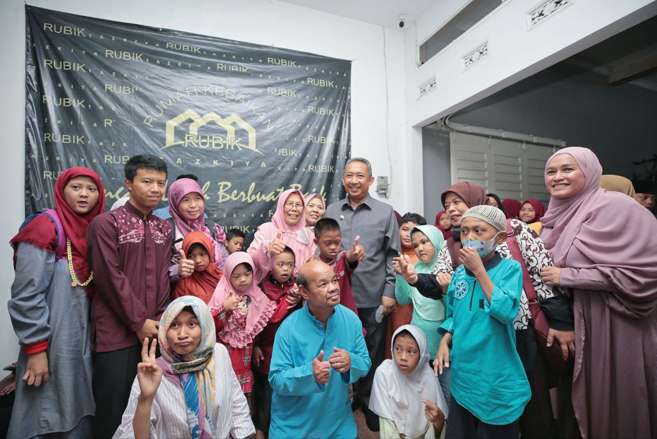 Wali KOta Bandung Yana Mulyana