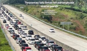 Tangkapan Layar Kemacetan di Exit Tol Parungkuda Sukabumi [Instagram sukabumitoday]