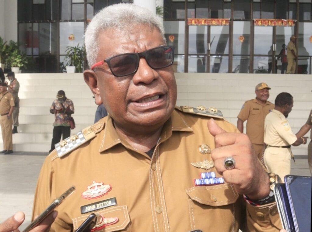 Plt Bupati Mimika, Johannes Rettob