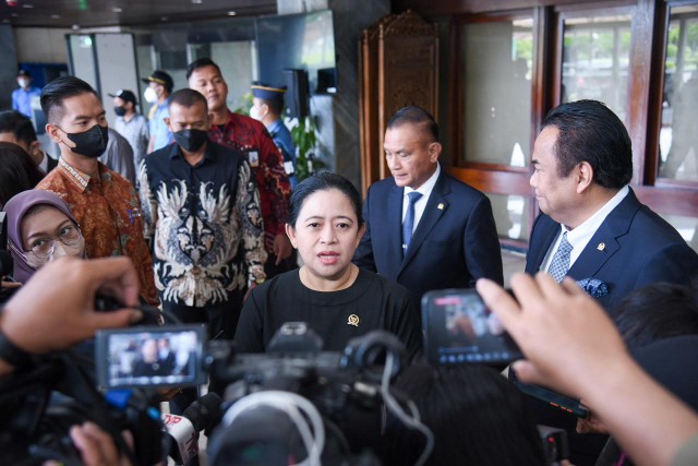 Ketua DPR RI, Puan Maharani saat diwawancarai wartawan di Gedung DPR RI Senayan (dpr.go.id)