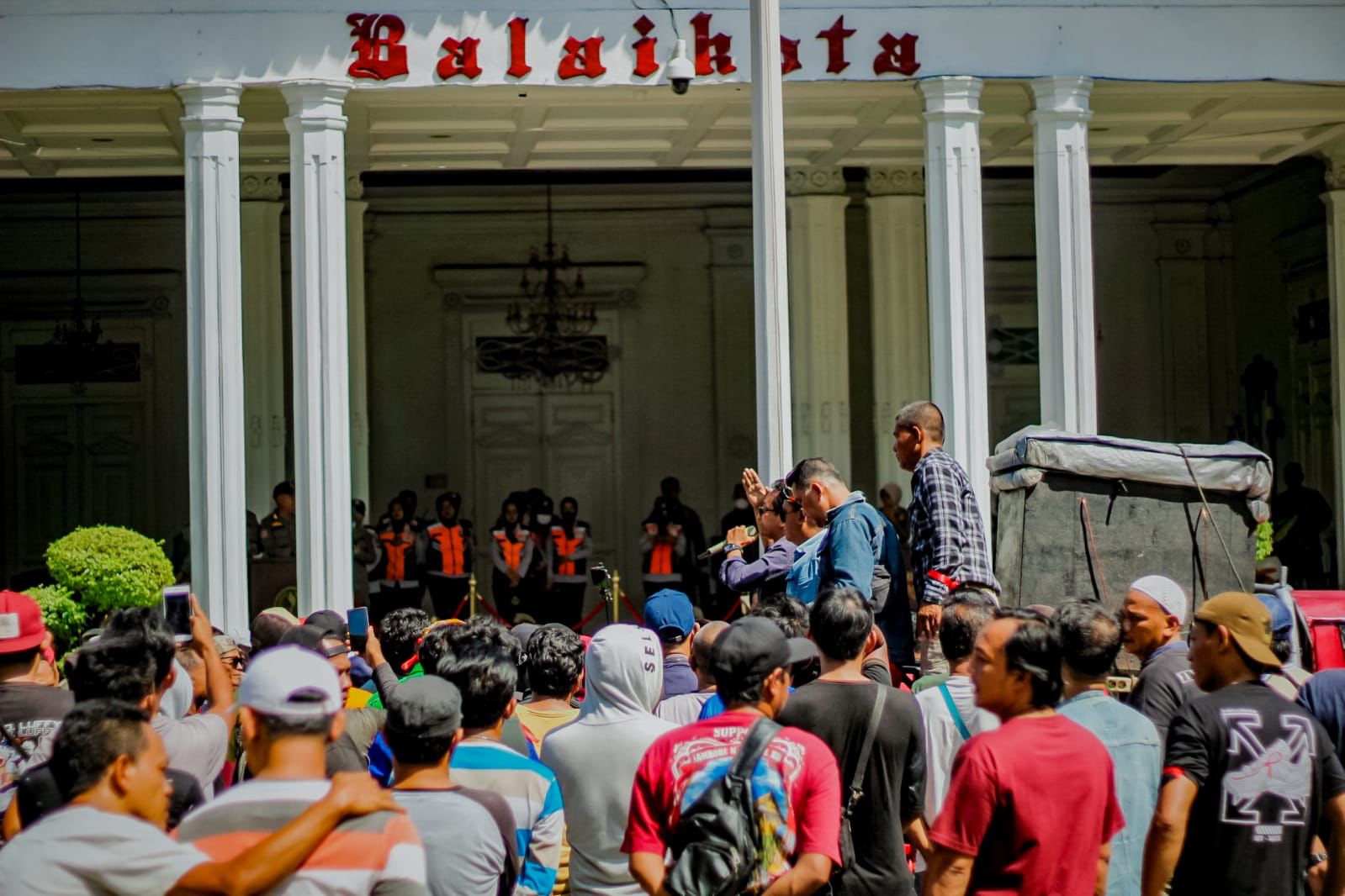 demo angkot