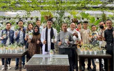 Penandatanganan kerja sama antara Bogor Valley Hotel dan Minaqu Indonesia untuk penghijauan hotel yang dihadiri langsung Waki Wali Kota Bogor, Dedie A Rachim. [IST]