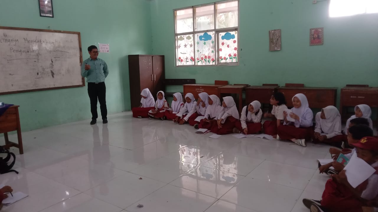 Belajar di lantai