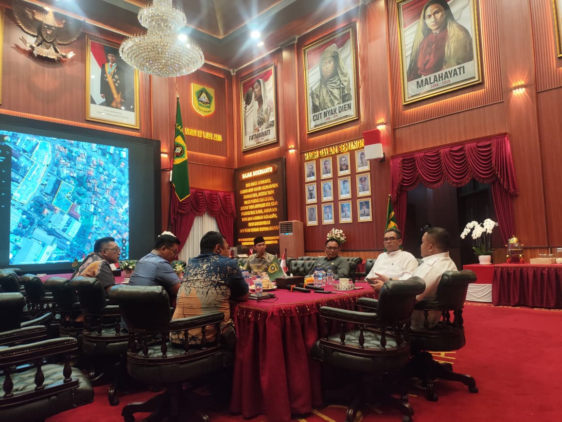 28b9fe69-e1e6-4e1f-aa2f-51bc8ba5648b