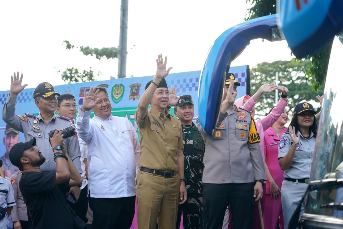 Moment saat pemberangkatan bus gratis