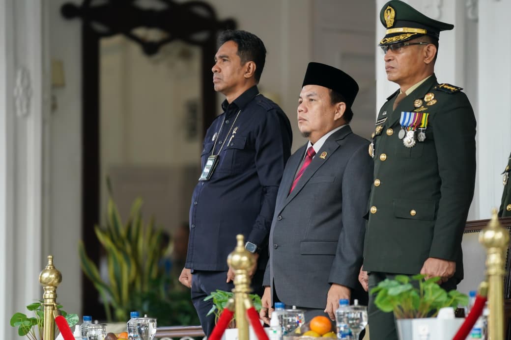 hadiri-hari-bhayangkara-ke-80-adityawarman-apresiasi-kinerja-polri-1